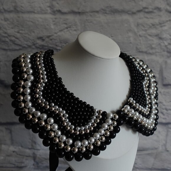 Detachable Beaded collar necklace with ribbon closure - Picture 6 of 10